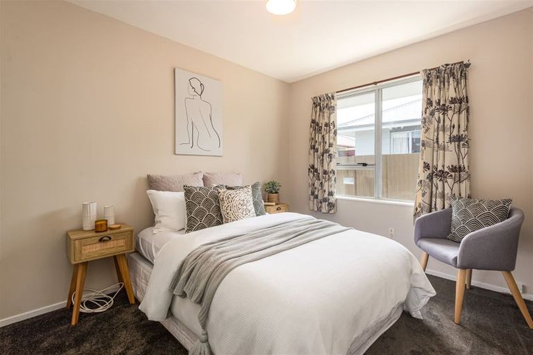 Photo of property in 2/10a Kawau Crescent, Bromley, Christchurch, 8062