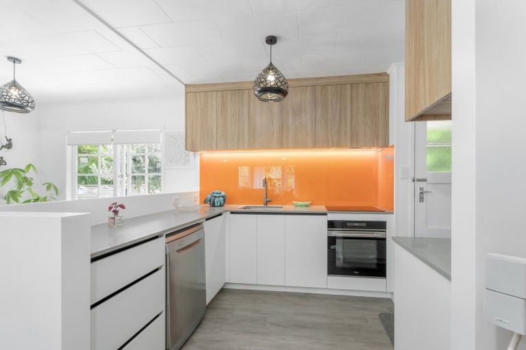 Photo of property in 8 Simpson Place, Whitianga, 3510