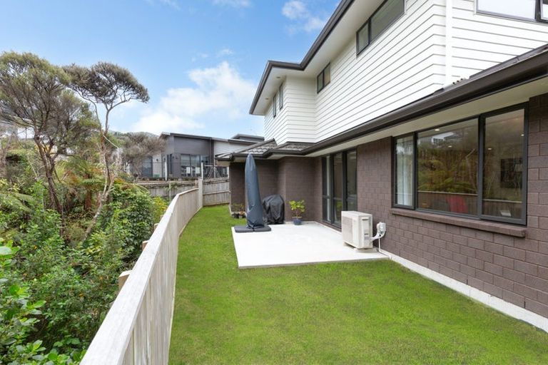 Photo of property in 13 Cosgrove Rise, Riverstone Terraces, Upper Hutt, 5018