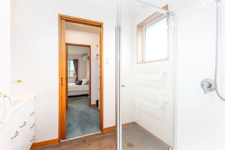 Photo of property in 408 Memorial Avenue, Burnside, Christchurch, 8053