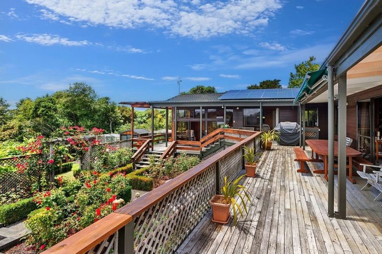 Photo of property in 76 Brick Bay Drive, Sandspit, Warkworth, 0982