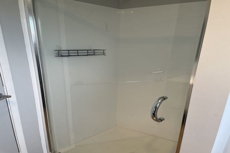 Photo of property in 1 West Harbour Drive, West Harbour, Auckland, 0618