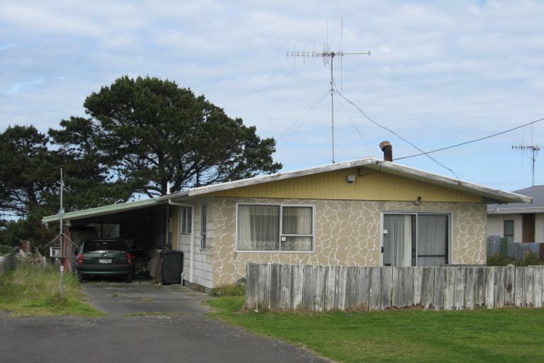 Photo of property in 26 Ruapehu Street, Castlecliff, Whanganui, 4501