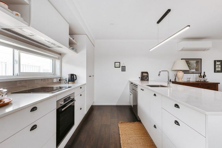 Photo of property in 30 Kauri Lane, Omokoroa, 3114