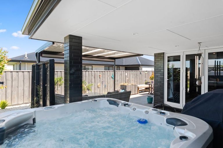 Photo of property in 14 Deans Place, Amberley, 7410