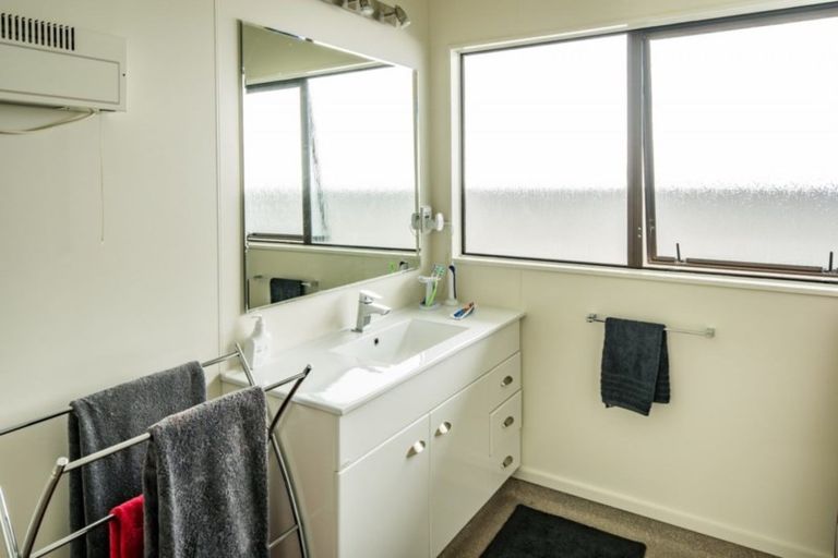 Photo of property in 8/24 Acheron Road, Paremata, Porirua, 5026