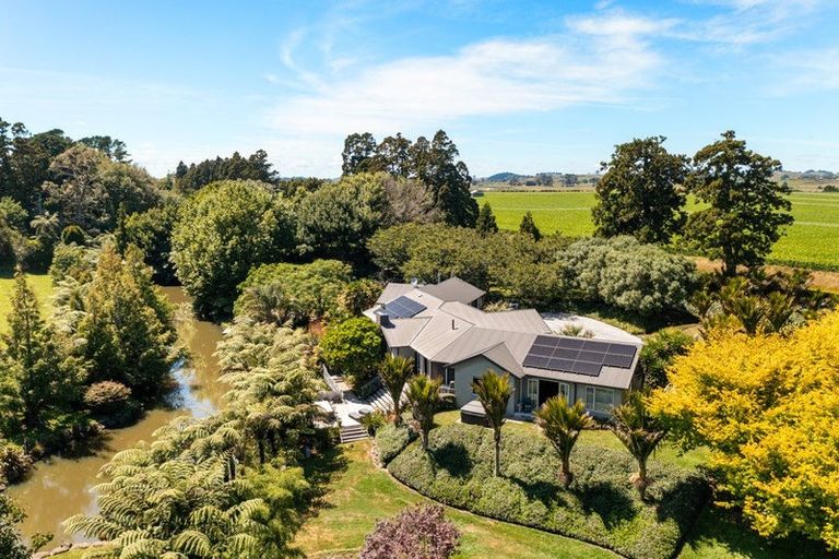 Photo of property in 187 Te Arei Road East, Huirangi, New Plymouth, 4373