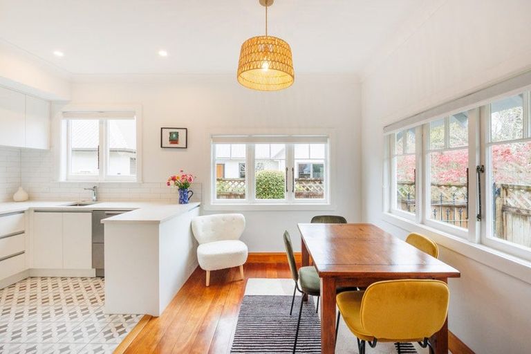 Photo of property in 11 Palm Avenue, Hokowhitu, Palmerston North, 4410