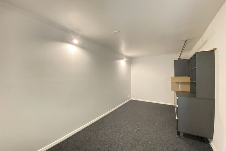 Photo of property in 1/7 Musick Point Road, Bucklands Beach, Auckland, 2012