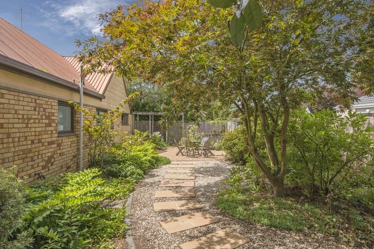 Photo of property in 25 Montclare Avenue, Ilam, Christchurch, 8041