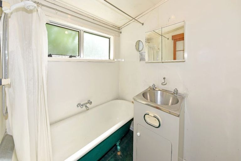 Photo of property in 16 Ripon Street, Lyttelton, 8082