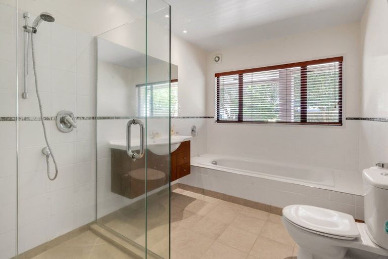Photo of property in 27a The Parade, Bucklands Beach, Auckland, 2012