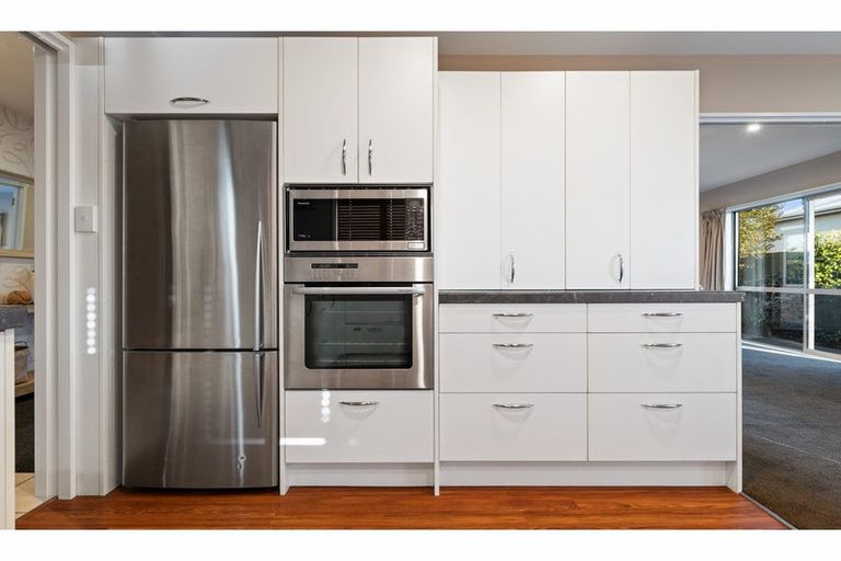 Photo of property in 13 Selwyn Street, Somerfield, Christchurch, 8024