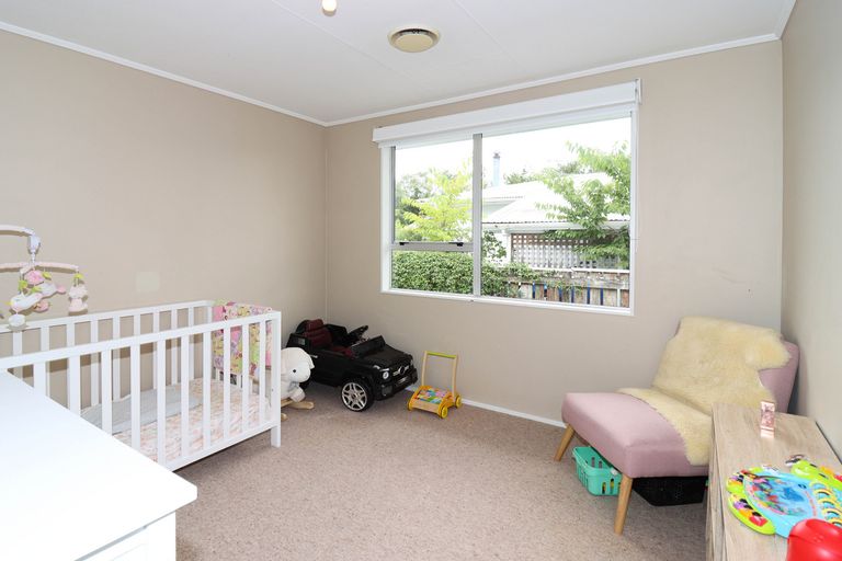 Photo of property in 22 Kupe Drive, Carterton, 5713