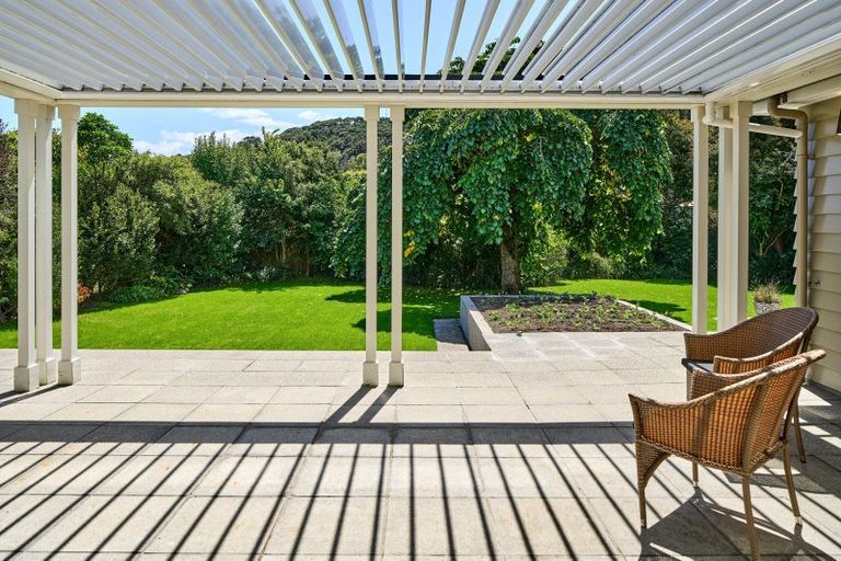 Photo of property in 5 Cheviot Road, Lowry Bay, Lower Hutt, 5013