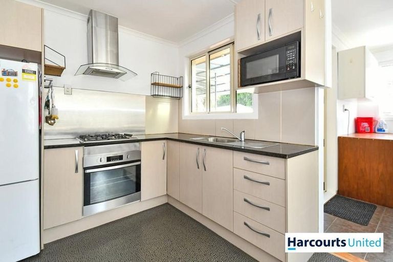 Photo of property in 8 Village Way, Ardmore, Papakura, 2582