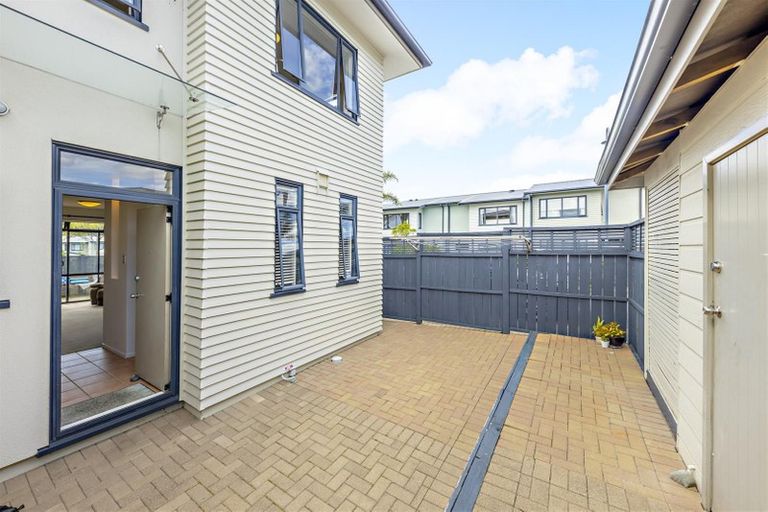 Photo of property in 40/2 Armoy Drive, East Tamaki, Auckland, 2016