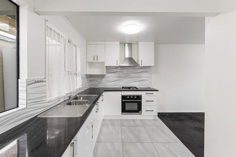 Photo of property in 2/11 Overton Road, Papatoetoe, Auckland, 2025