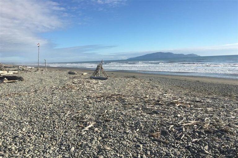 Photo of property in 48 Dixie Street, Te Horo Beach, Otaki, 5581