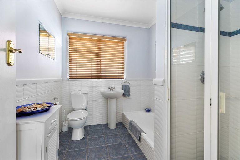 Photo of property in 20 Handyside Street, Tawa, Wellington, 5028