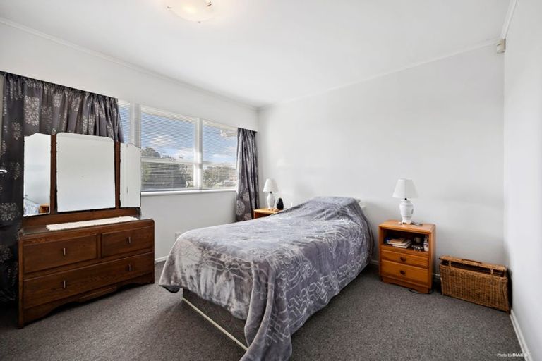 Photo of property in 2/2 Paul Place, Pakuranga, Auckland, 2010