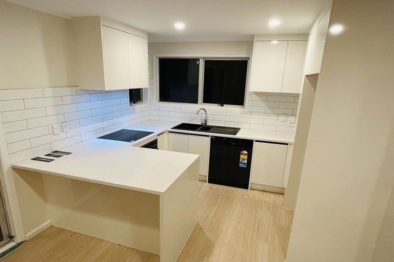 Photo of property in 30 Becker Drive, Weymouth, Auckland, 2103