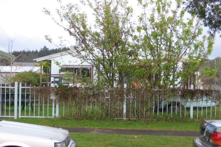 Photo of property in 107 Wattle Place, Whangamata, 3620