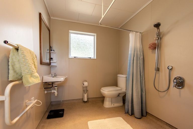 Photo of property in 21 Tararua Street, Paraparaumu, 5032