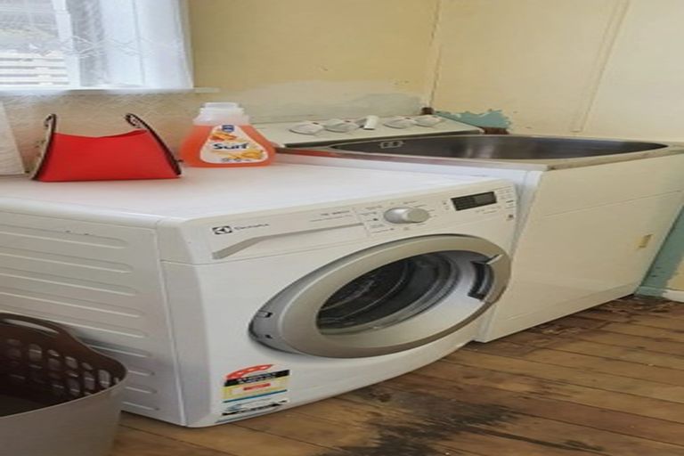 Photo of property in 48 Cologne Street, Martinborough, 5711