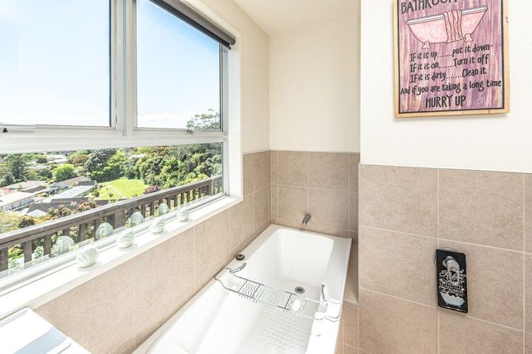 Photo of property in 27 Wairere Road, Bastia Hill, Whanganui, 4500