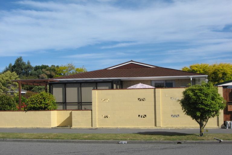 Photo of property in 1/5 Brentwood Street, Parklands, Christchurch, 8083