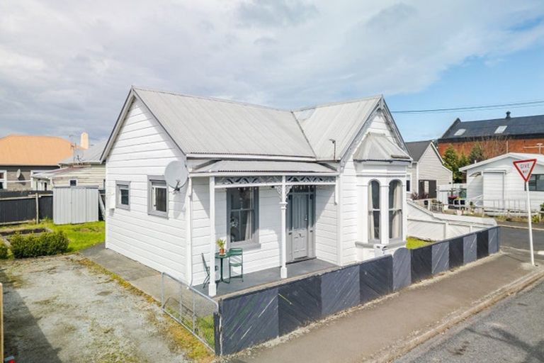 Photo of property in 41 Bathgate Street, South Dunedin, Dunedin, 9012