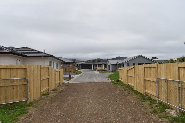 Photo of property in 28 Cobb Place, Otaki, 5512
