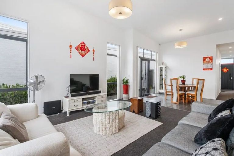 Photo of property in 12 Liberation Road, Papakura, 2110