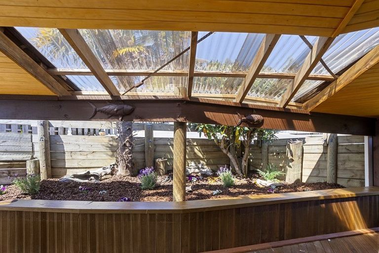 Photo of property in 12 Pine Grove, Tairua, 3508