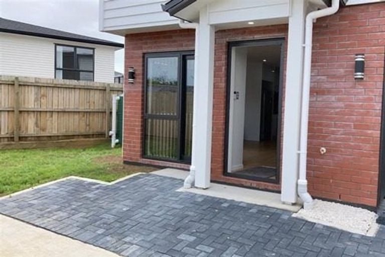 Photo of property in 1a Kendall Court, Wattle Downs, Auckland, 2103