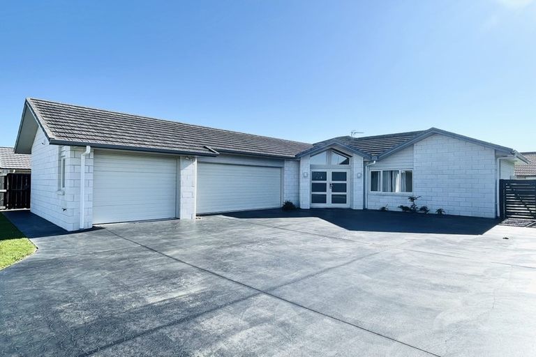 Photo of property in 54 Sirius Crescent, Rototuna North, Hamilton, 3210