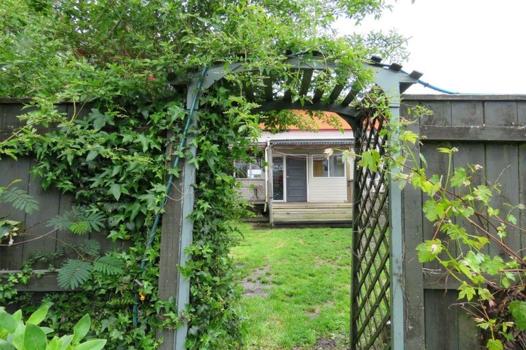 Photo of property in 35 Queen Street, Westport, 7825