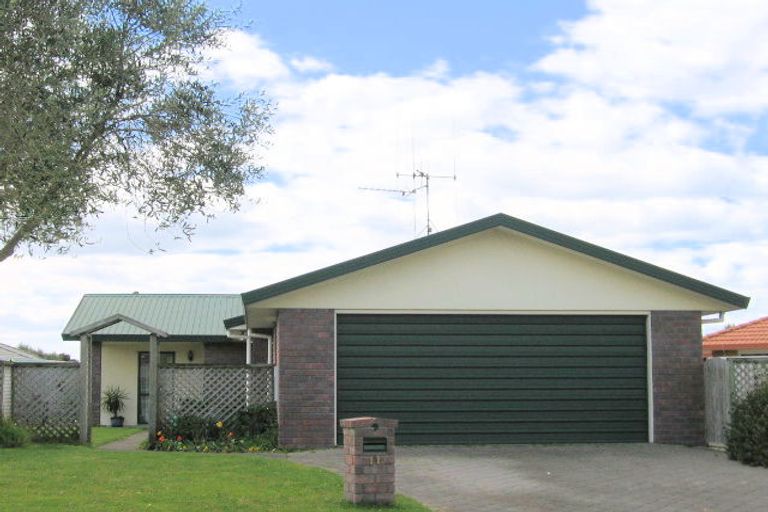 Photo of property in 11 Larisa Grove, Papamoa Beach, Papamoa, 3118