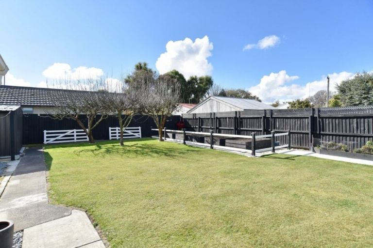 Photo of property in 32 Reynolds Avenue, Bishopdale, Christchurch, 8053