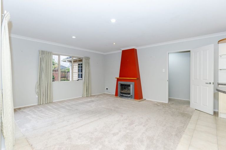 Photo of property in 32 Miers Glade, Rototuna North, Hamilton, 3210