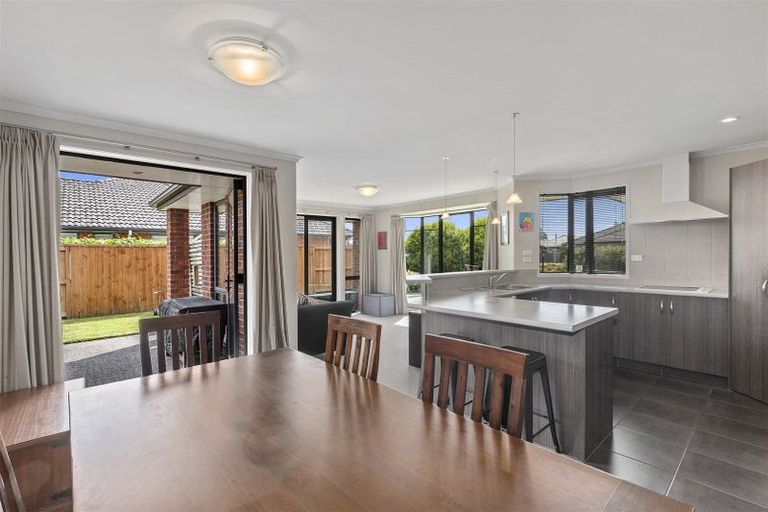 Photo of property in 70 Carrington Drive, Papamoa Beach, Papamoa, 3118