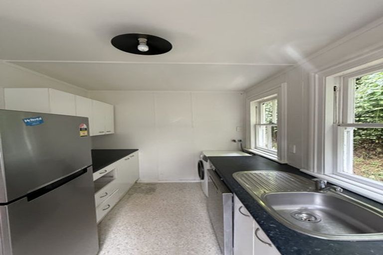 Photo of property in 143 Wadestown Road, Wadestown, Wellington, 6012