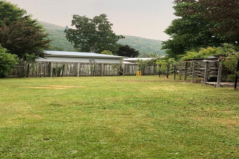 Photo of property in 3 Mckibbin Place, Arrowtown, 9302