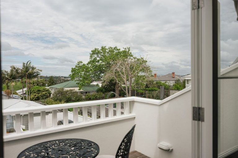 Photo of property in 31 Richmond Avenue, Northcote Point, Auckland, 0627
