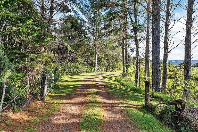 Photo of property in 1106 Russell Road, Whakapara, Hikurangi, 0184