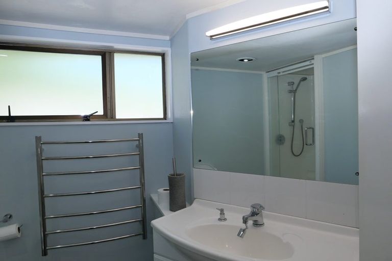 Photo of property in 3 Nugget Grove, Raumati Beach, Paraparaumu, 5032