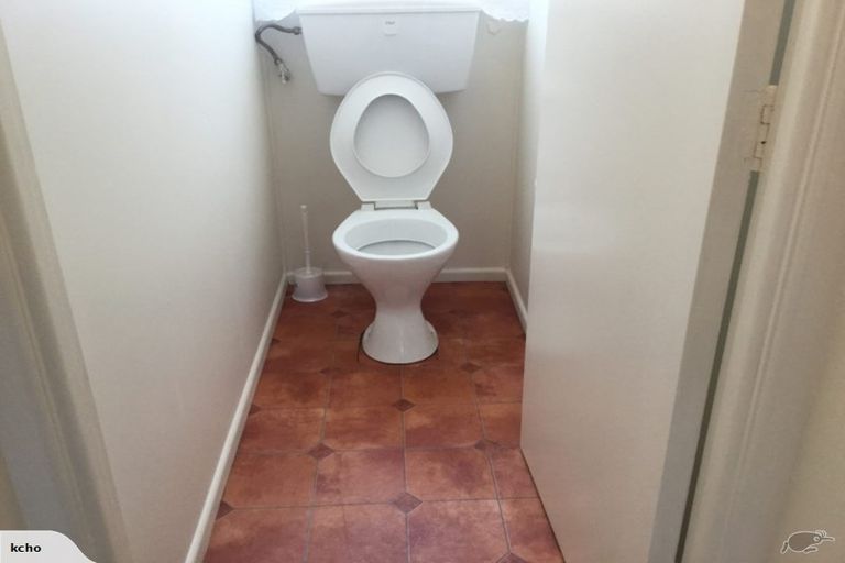 Photo of property in 2/25 Nutsey Avenue, Northcote, Auckland, 0627