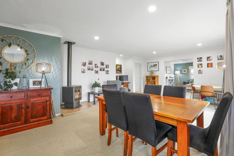 Photo of property in 29 Caulfield Place, Pukehangi, Rotorua, 3015