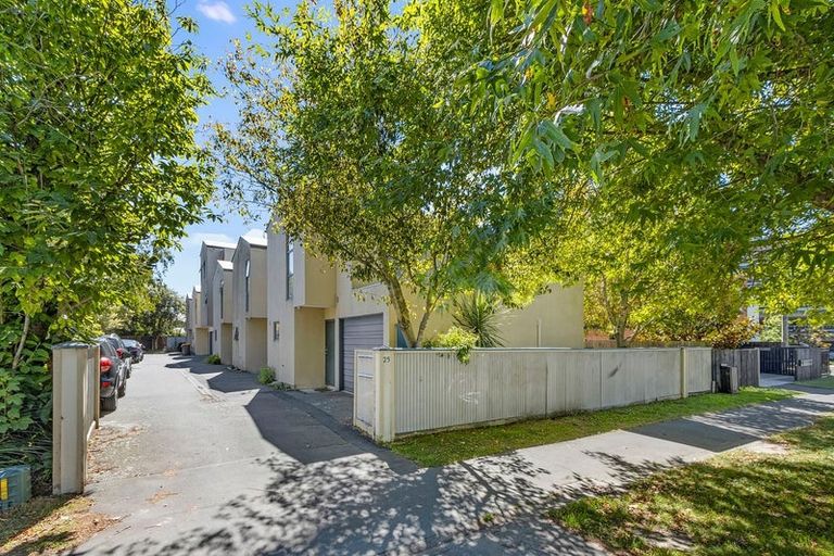 Photo of property in 3/25 Grove Road, Addington, Christchurch, 8024